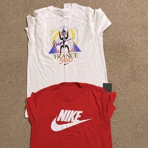 Bundle of 2 Nike T shirts! NWT and size Medium!